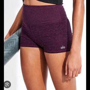 Alo yoga aura shorts